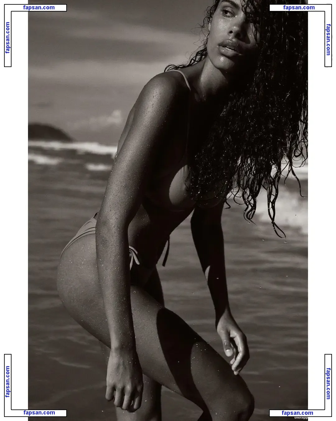 Tina Kunakey голая фото #0799 с Онлифанс