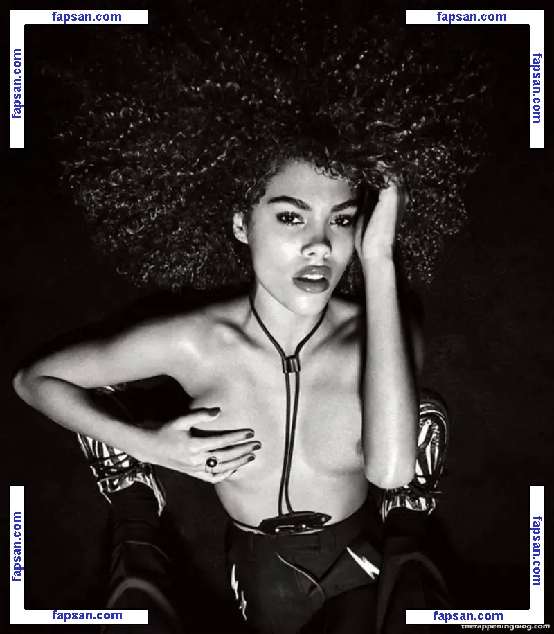 Tina Kunakey голая фото #0815 с Онлифанс