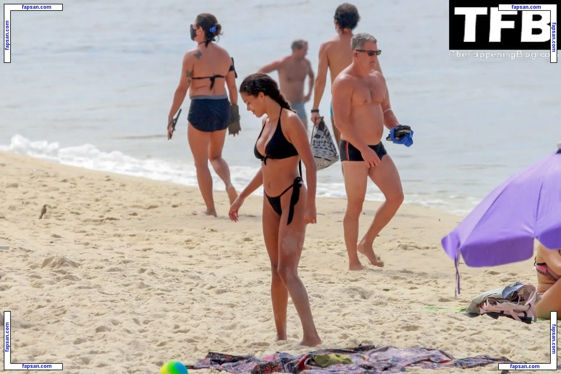 Tina Kunakey голая фото #0907 с Онлифанс