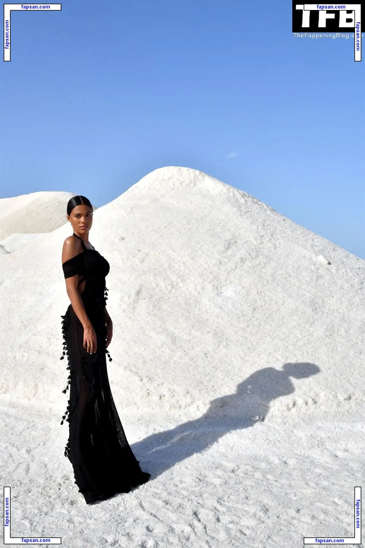 Tina Kunakey голая фото #0954 с Онлифанс