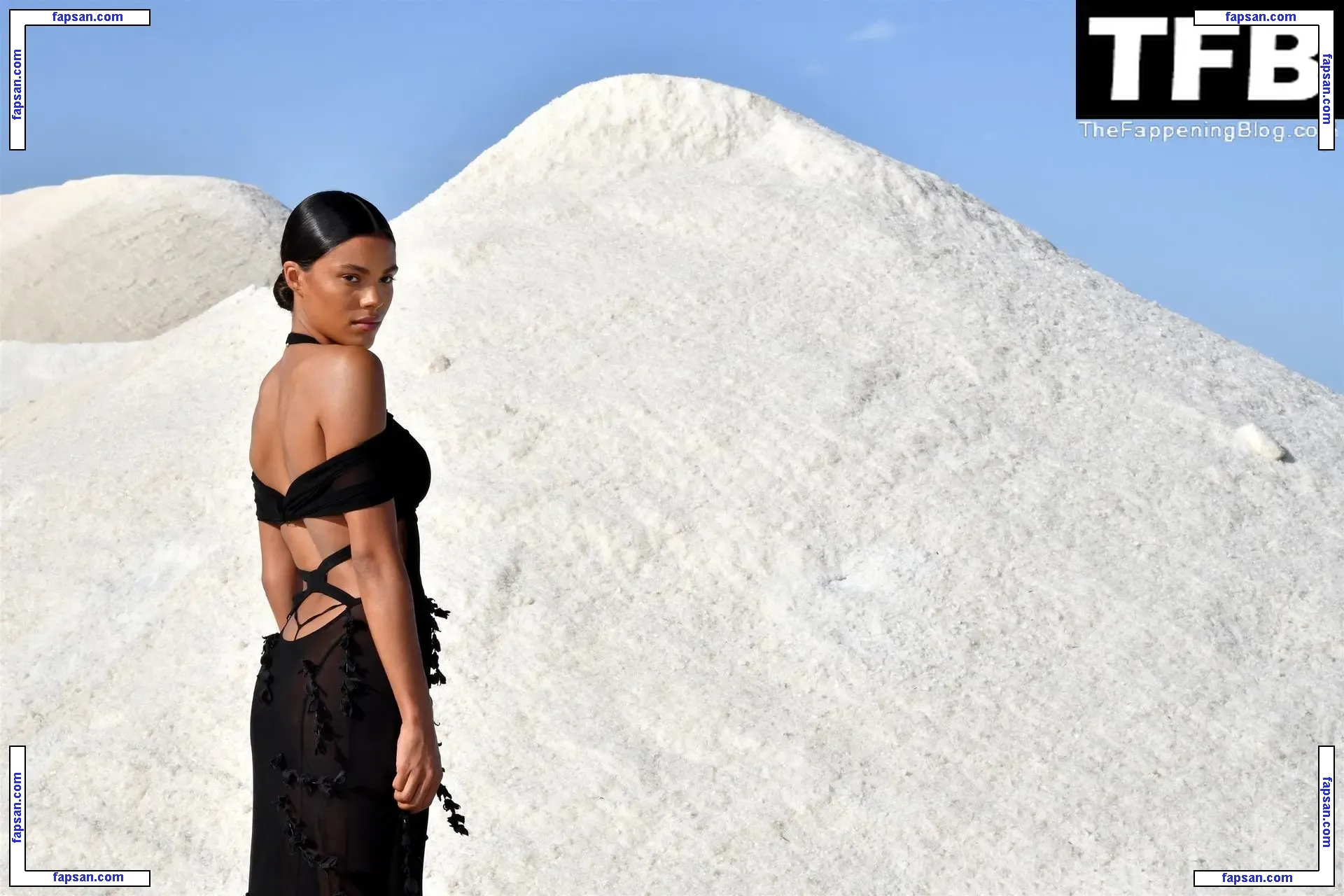 Tina Kunakey голая фото #0955 с Онлифанс