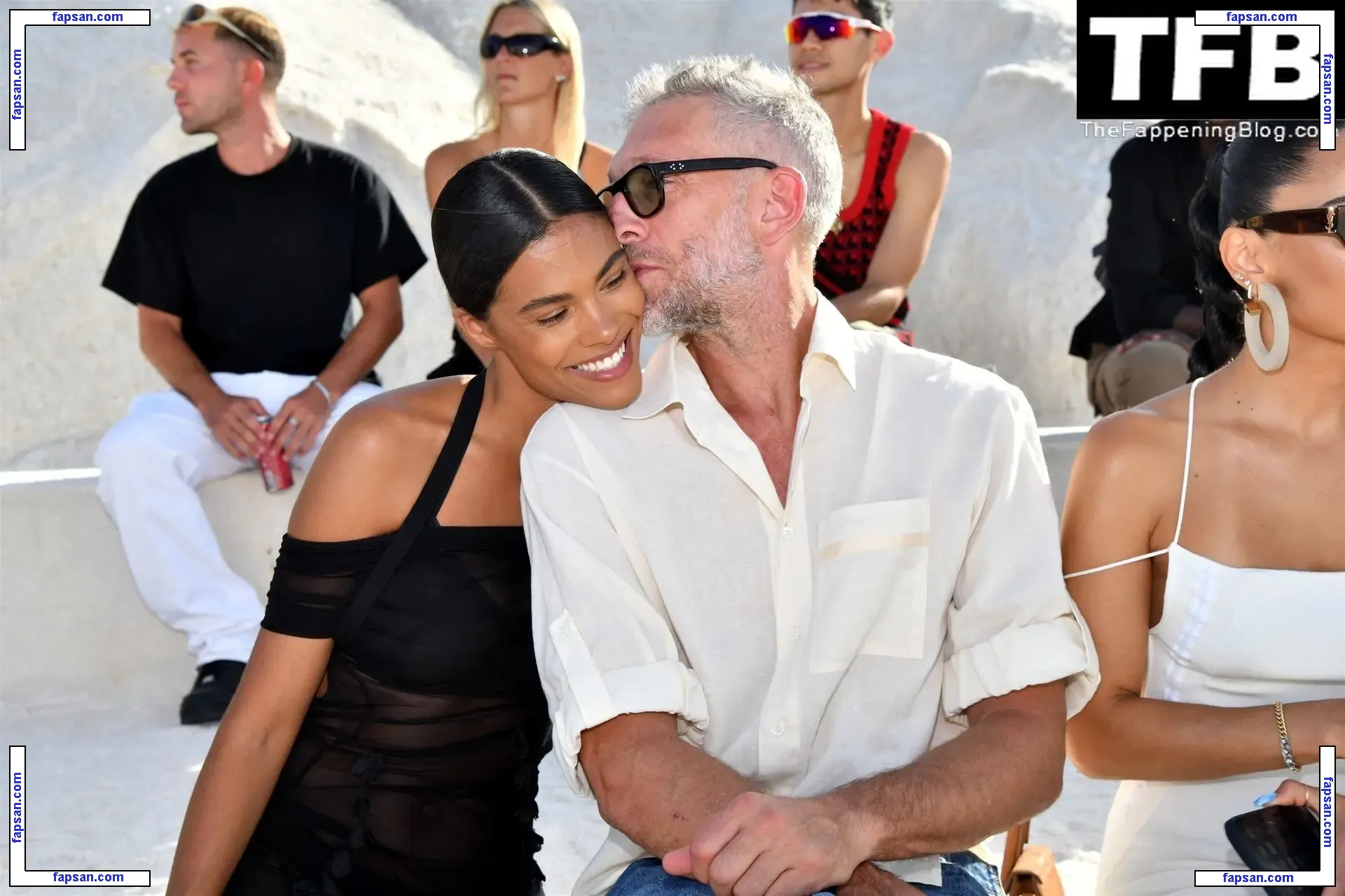 Tina Kunakey голая фото #0959 с Онлифанс