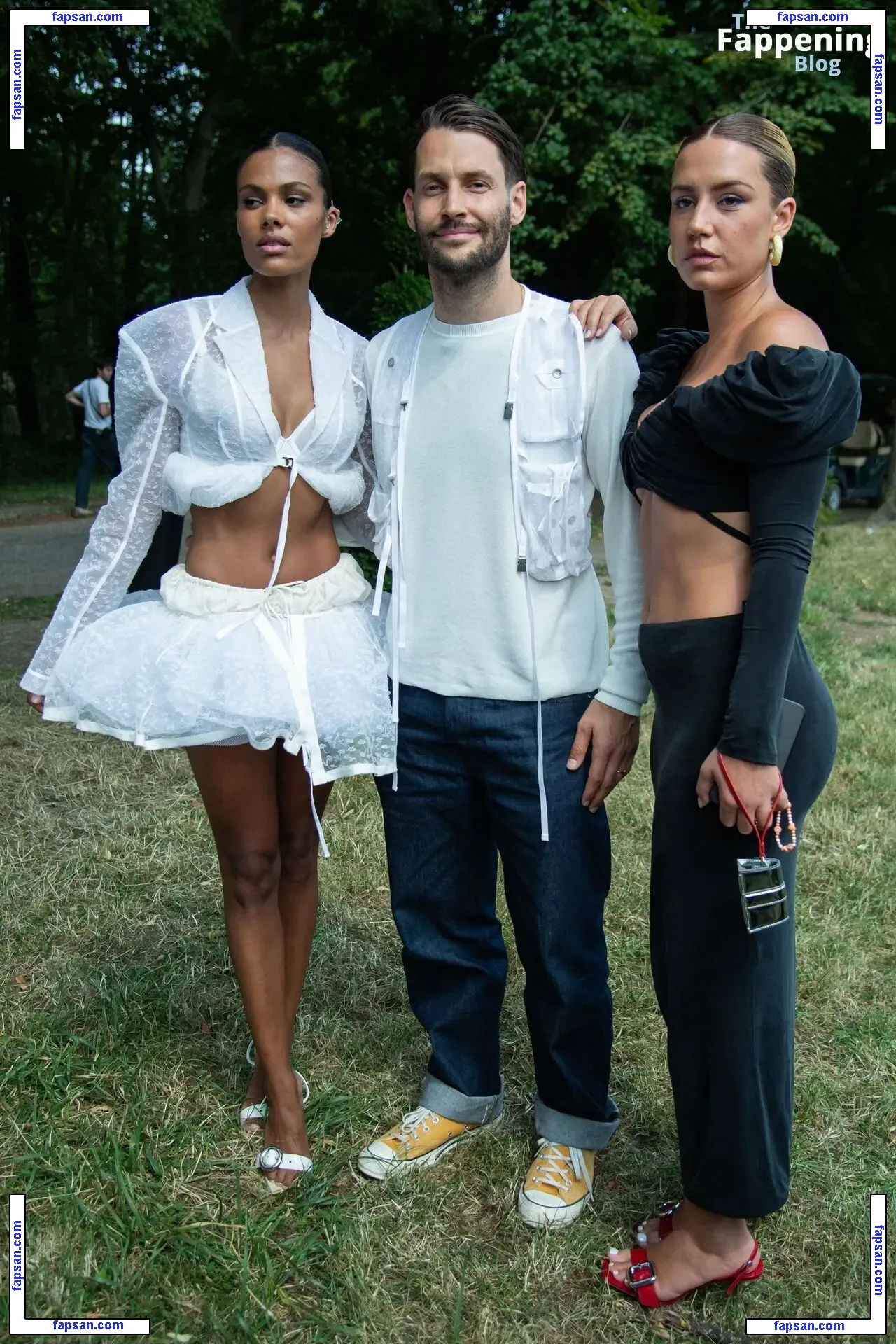 Tina Kunakey голая фото #1002 с Онлифанс