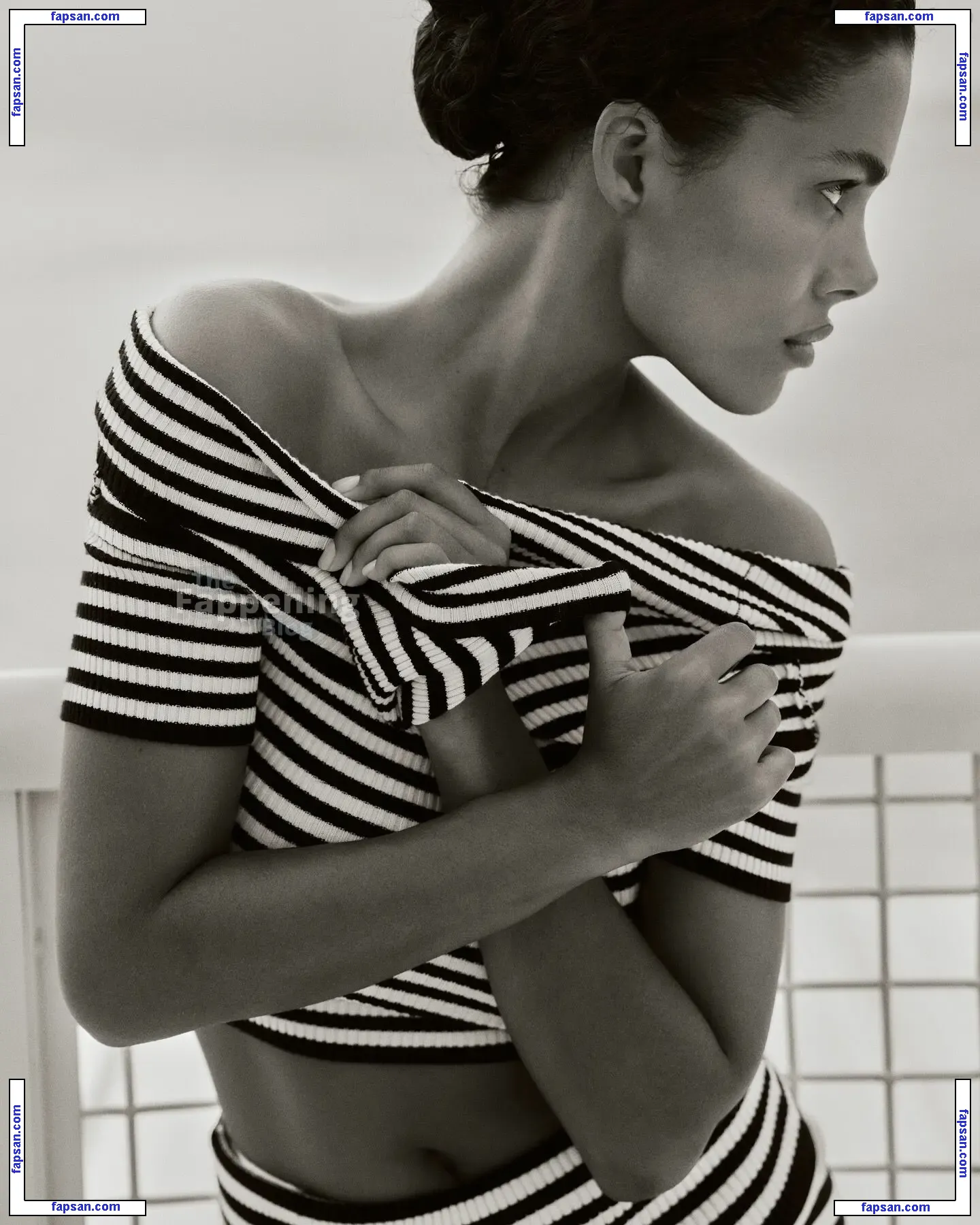 Tina Kunakey голая фото #1045 с Онлифанс