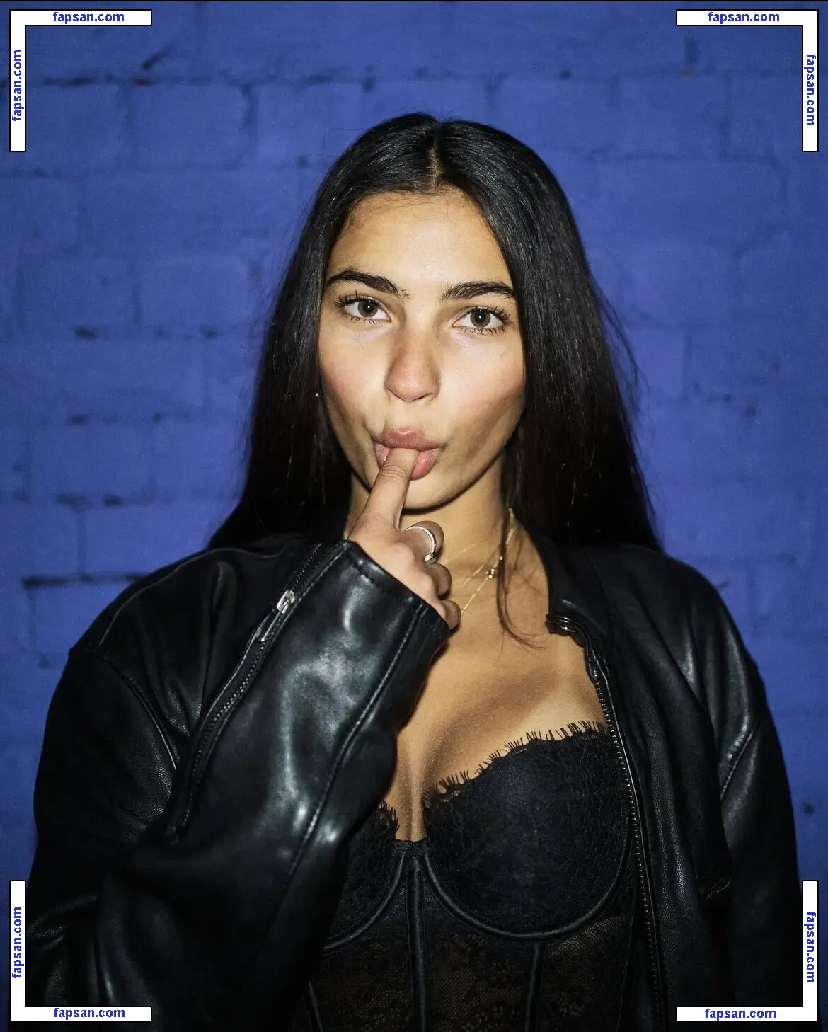 Tina Tonkin голая фото #0055 с Онлифанс