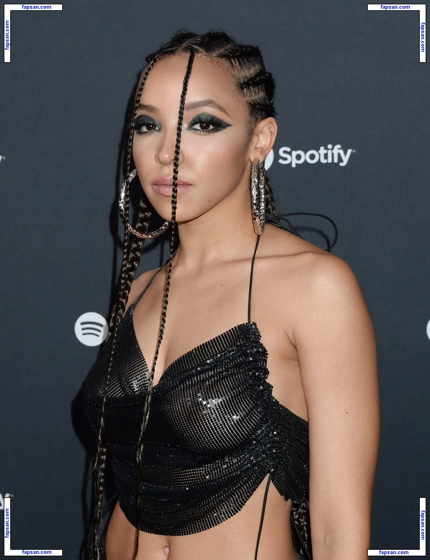 Tinashe nude photo #0400 from OnlyFans