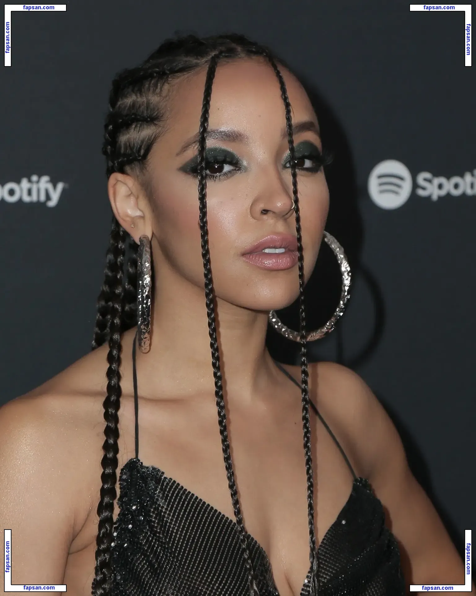 Tinashe nude photo #0418 from OnlyFans