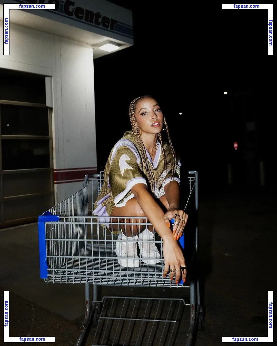 Tinashe nude photo #1465 from OnlyFans