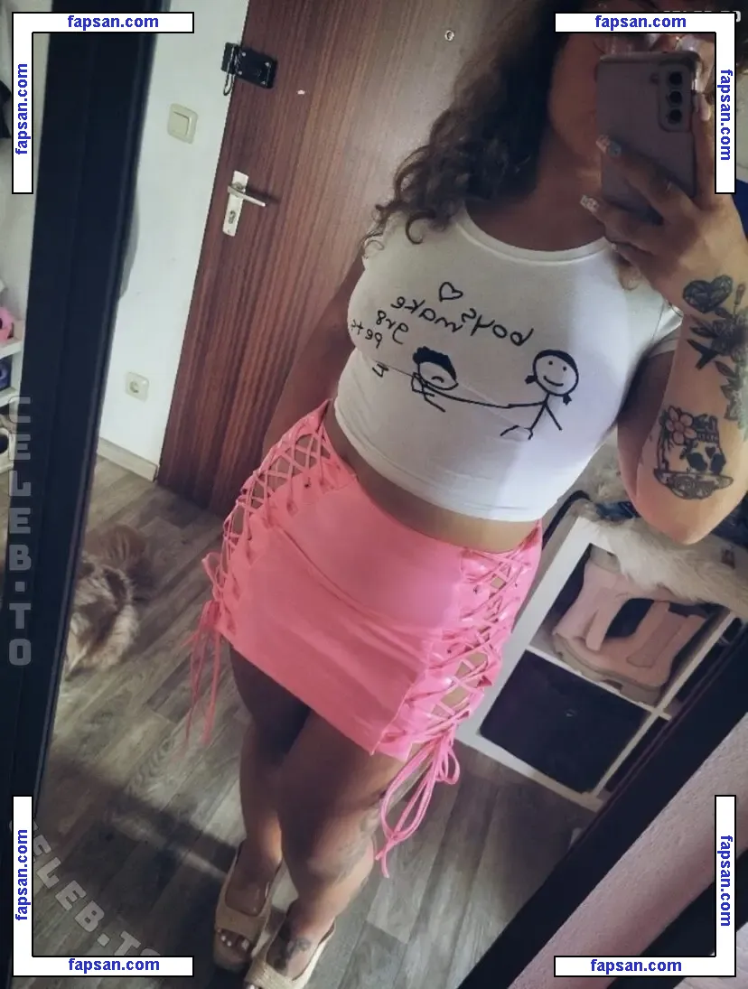 Tinax22 голая фото #0022 с Онлифанс