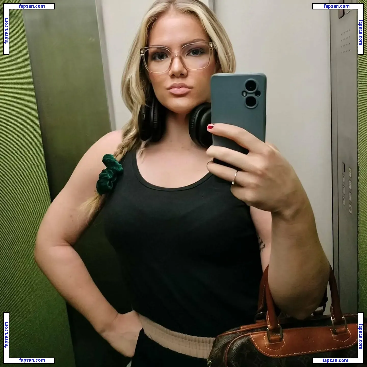 Tinglestorm Asmr голая фото #0021 с Онлифанс