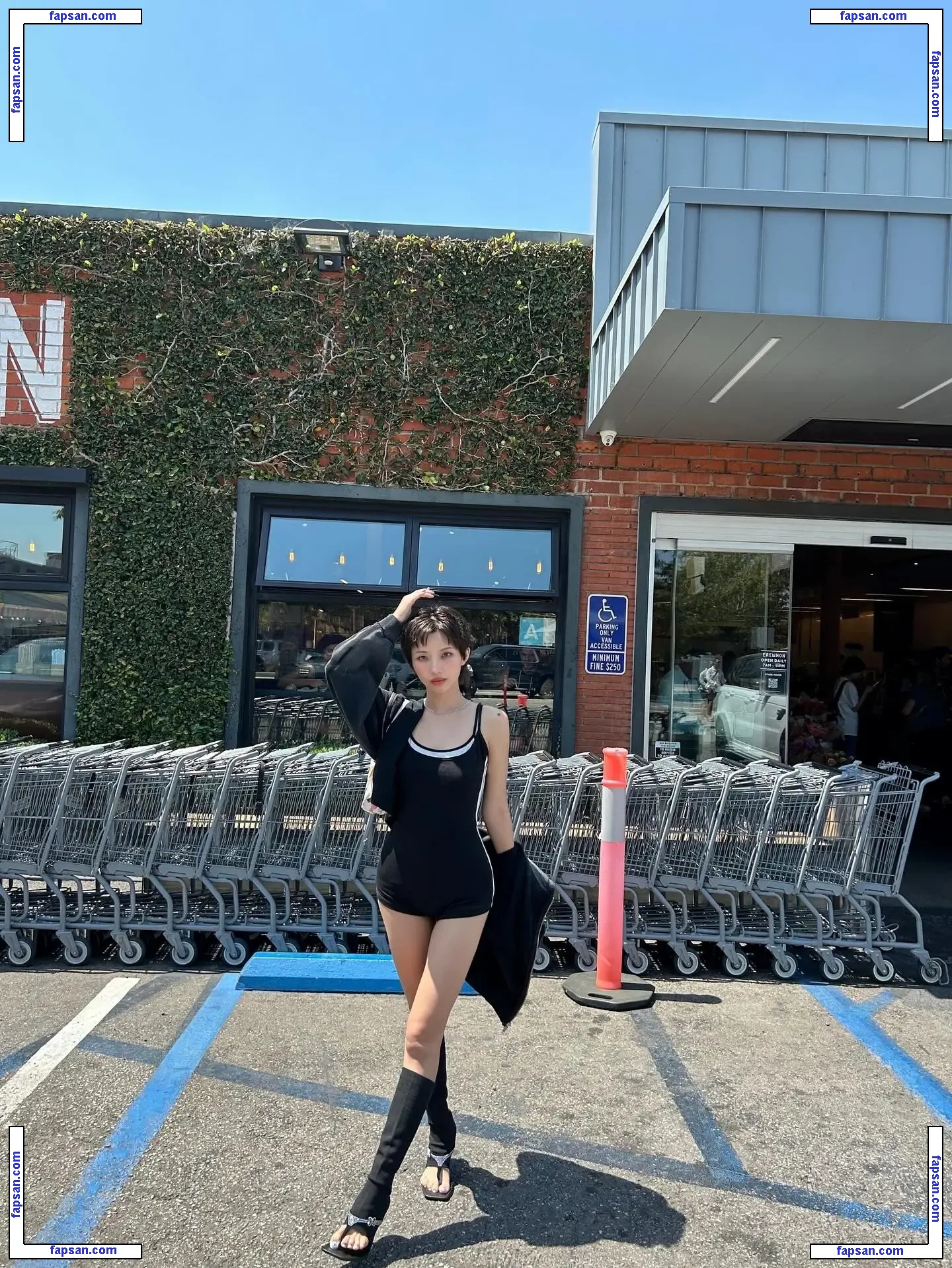 tiny.pretty.j nude photo #0041 from OnlyFans