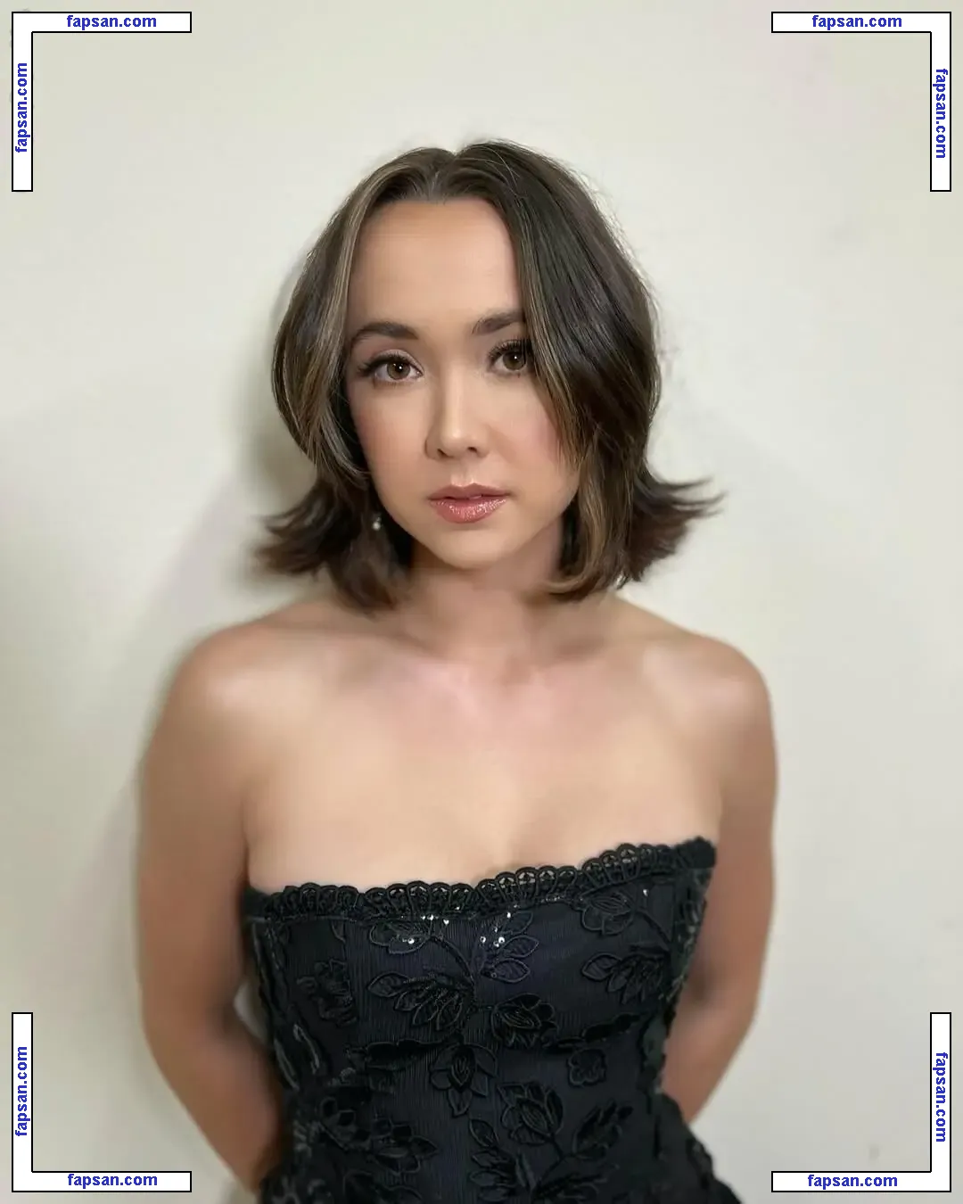 Tiny Valerie голая фото #0054 с Онлифанс