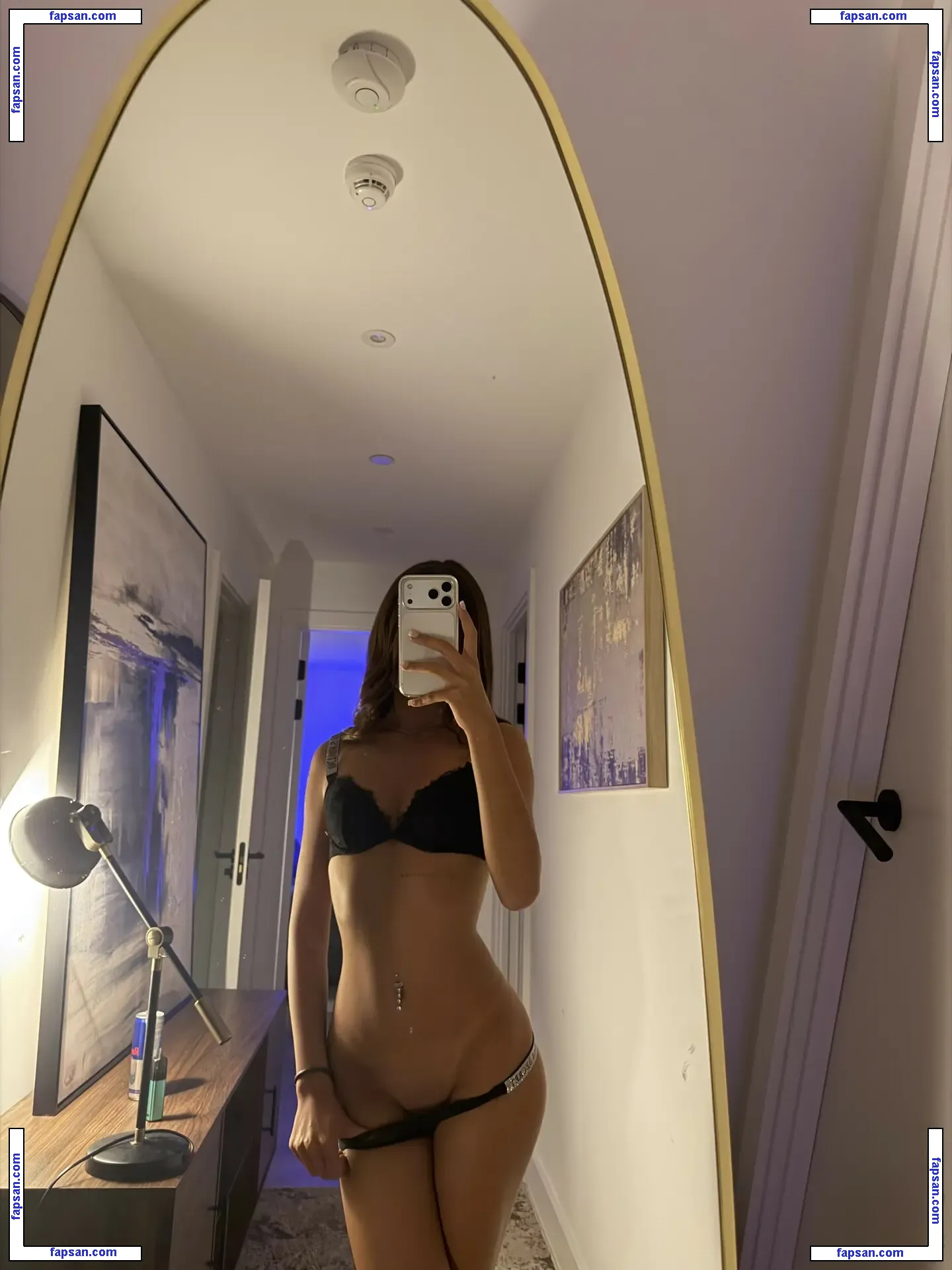 Tinyells nude photo #0004 from OnlyFans