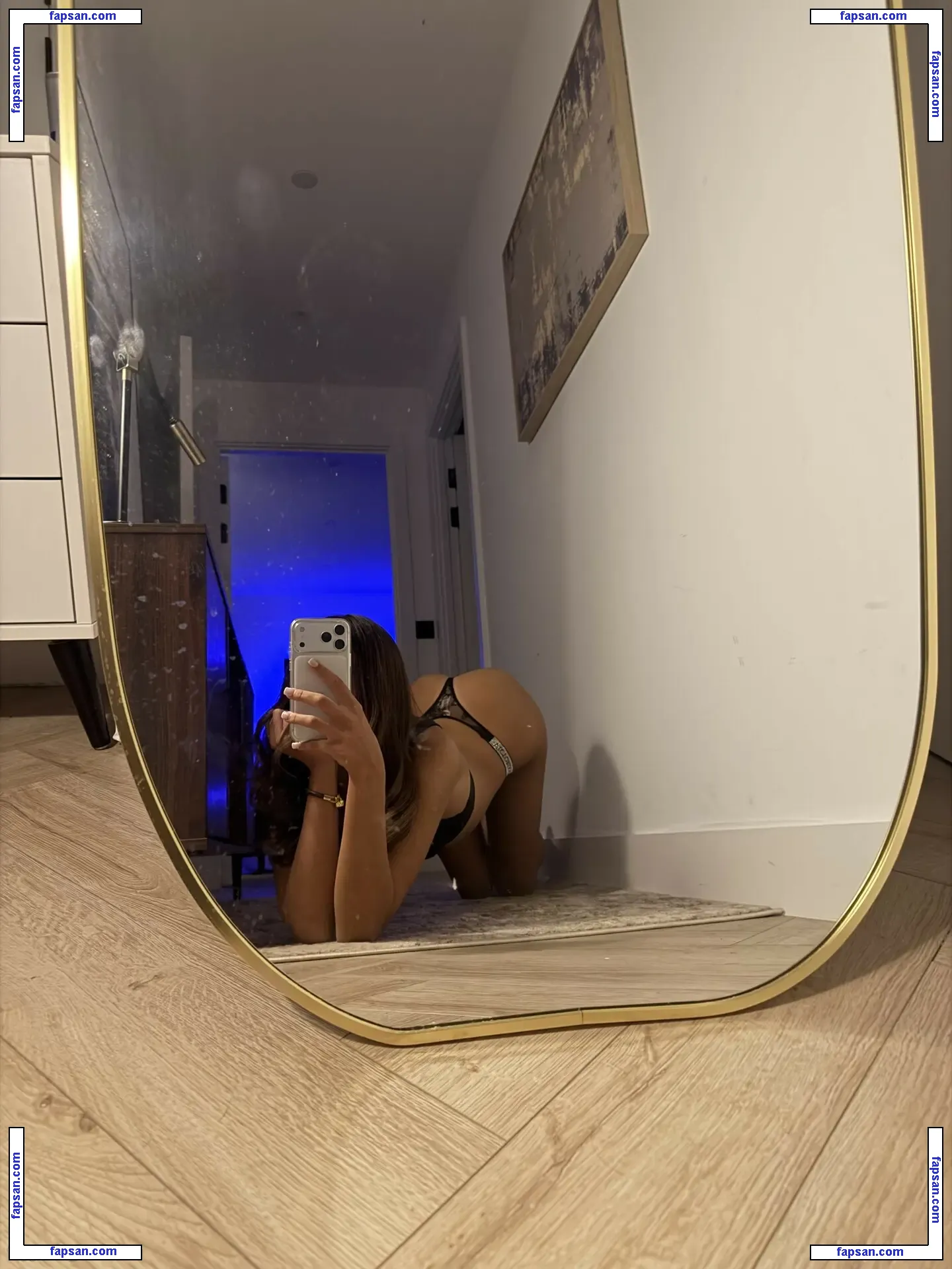 Tinyells nude photo #0006 from OnlyFans