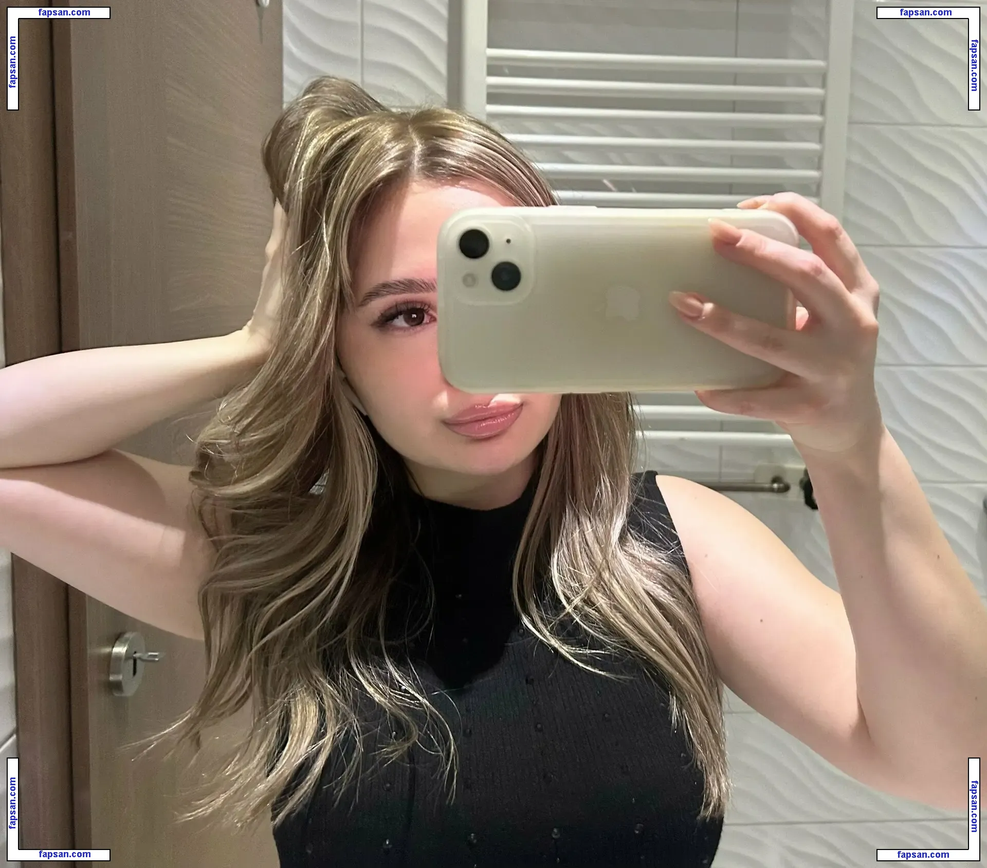 Tinypeachpuff nude photo #0101 from OnlyFans