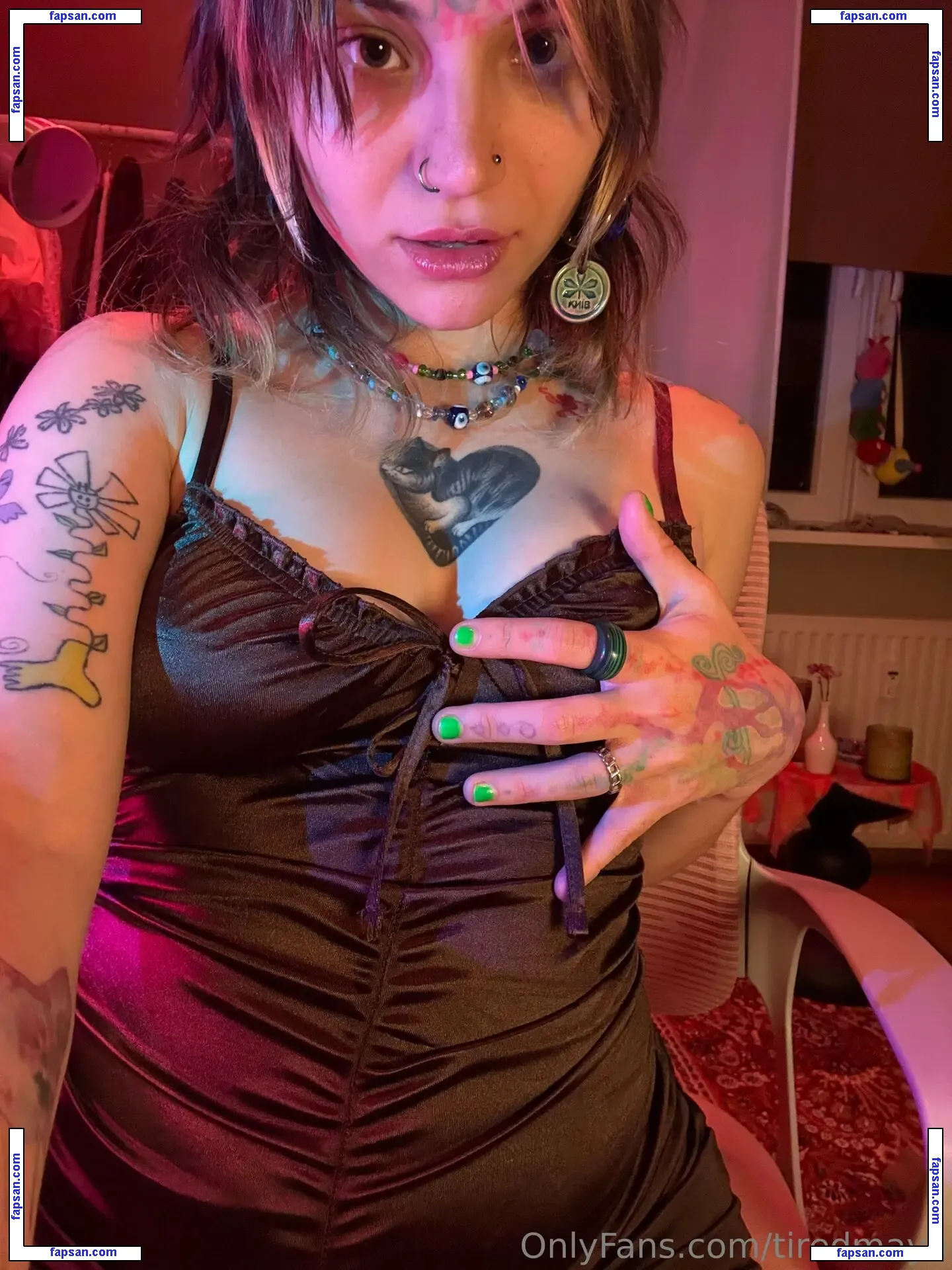 tiredmaya голая фото #0016 с Онлифанс