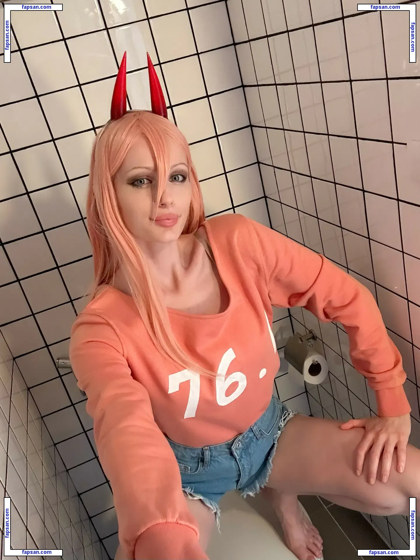 Tniwe nude photo #0938 from OnlyFans