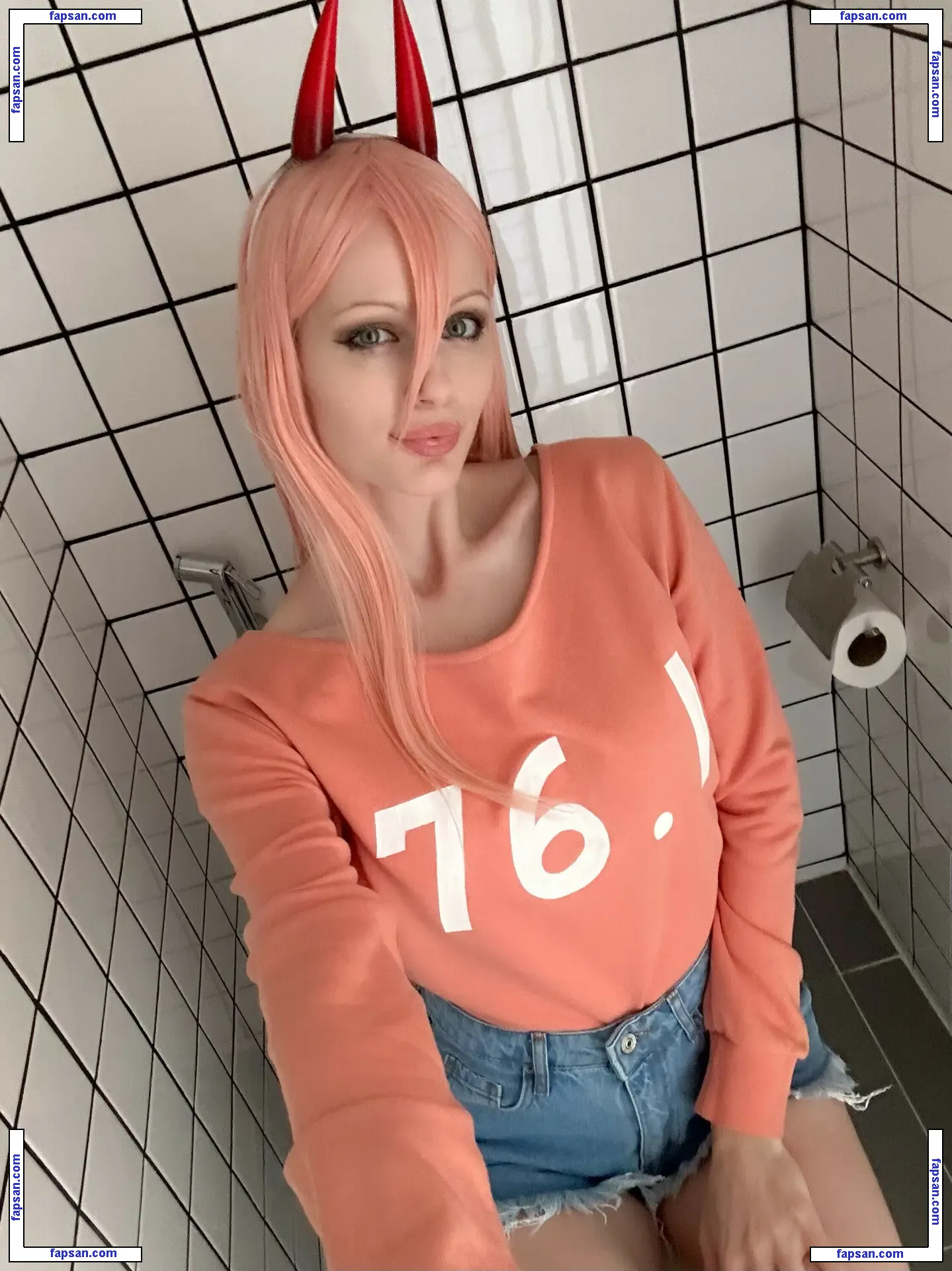 Tniwe nude photo #0940 from OnlyFans