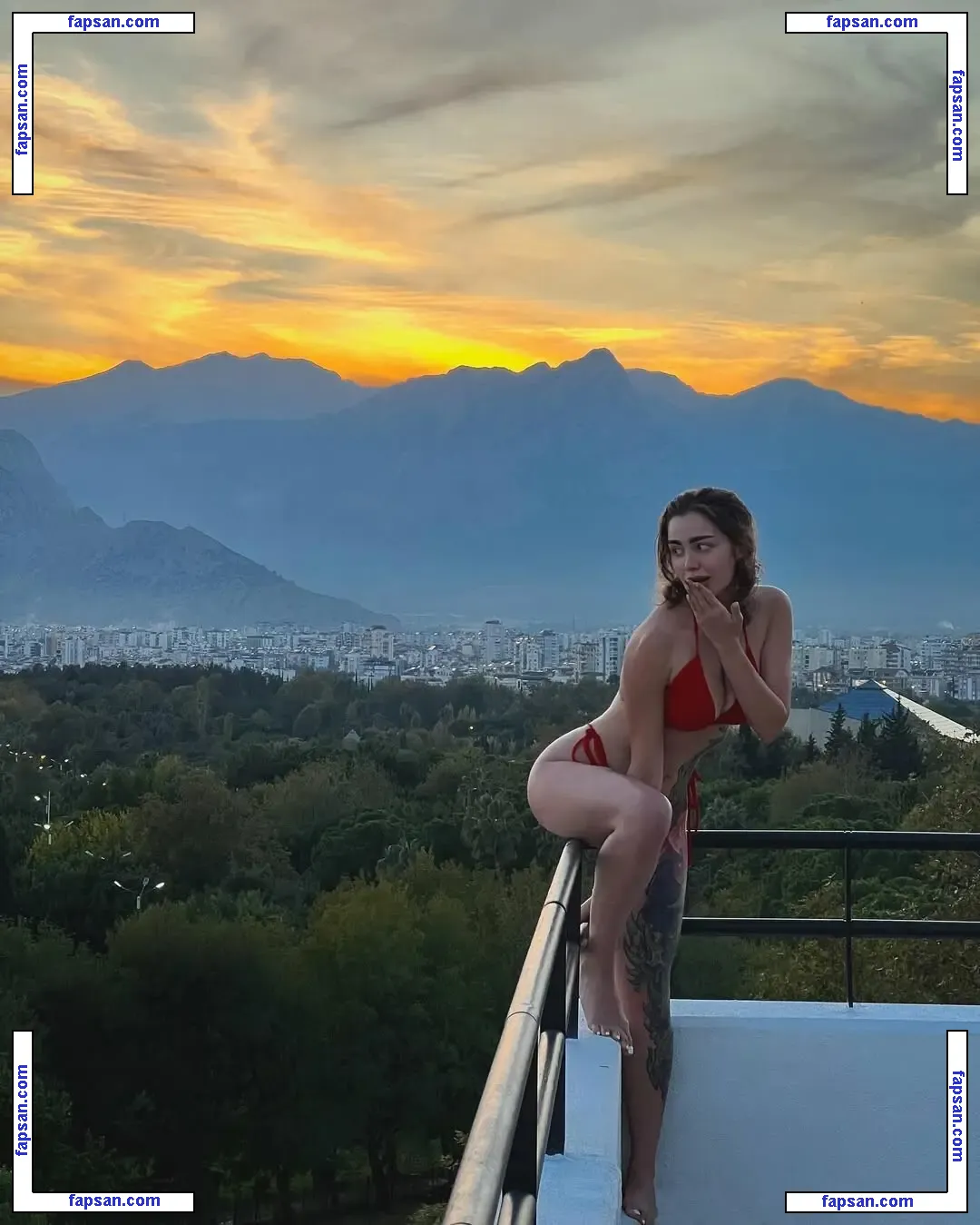 Toma Zhdanova nude photo #0044 from OnlyFans