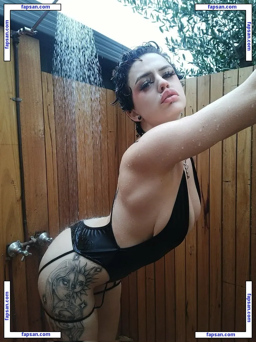 Tommi Terror nude photo #0012 from OnlyFans