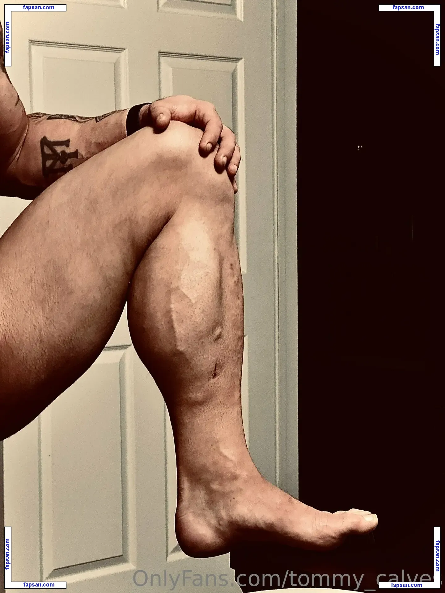 tommy_calves nude photo #0004 from OnlyFans