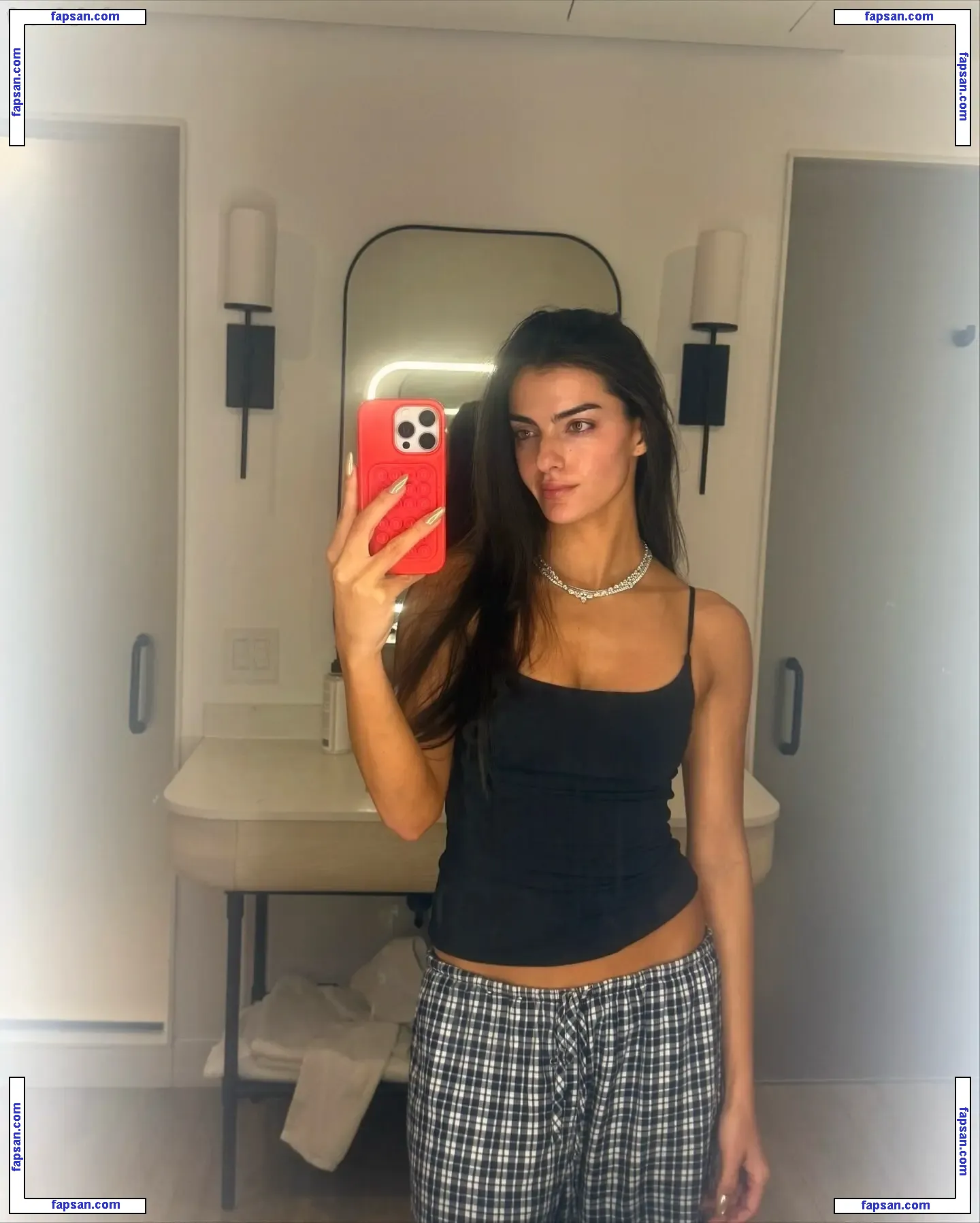 Toni Breidinger голая фото #0046 с Онлифанс