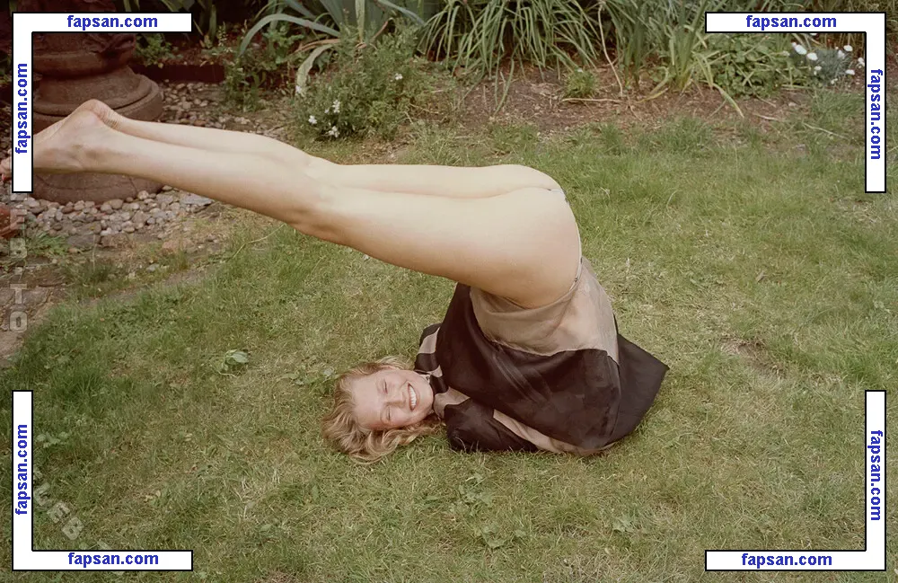 Toni Garrn голая фото #0827 с Онлифанс