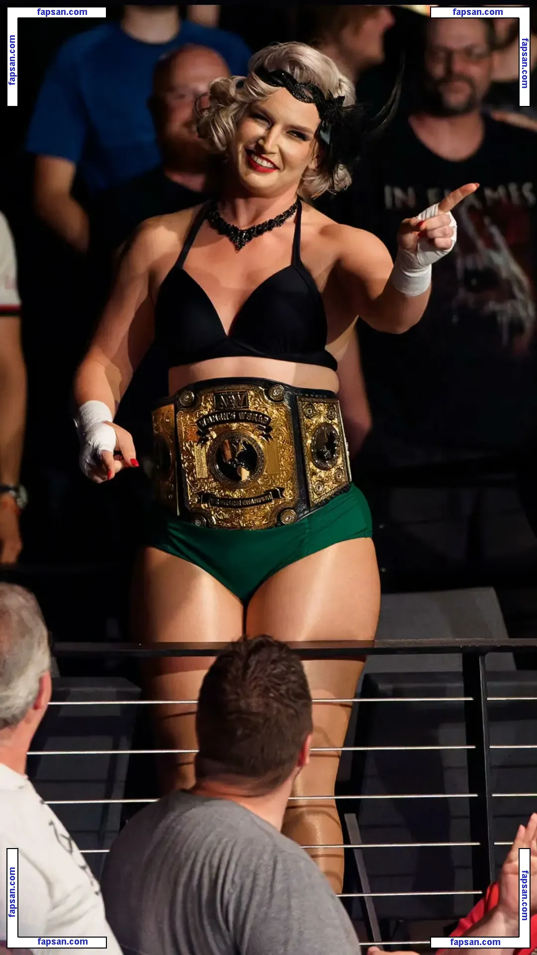 Toni Storm голая фото #0005 с Онлифанс
