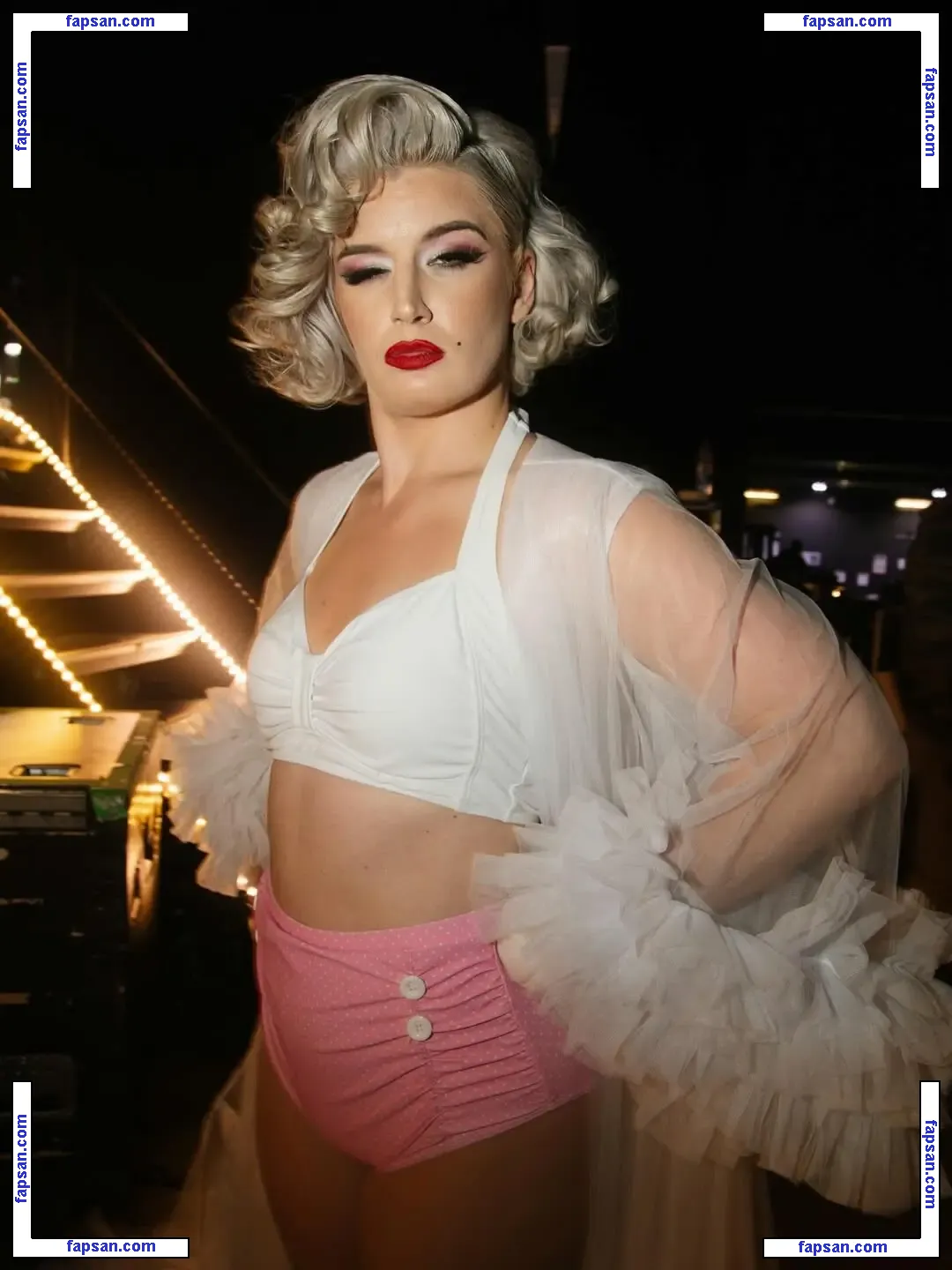 Toni Storm голая фото #0019 с Онлифанс