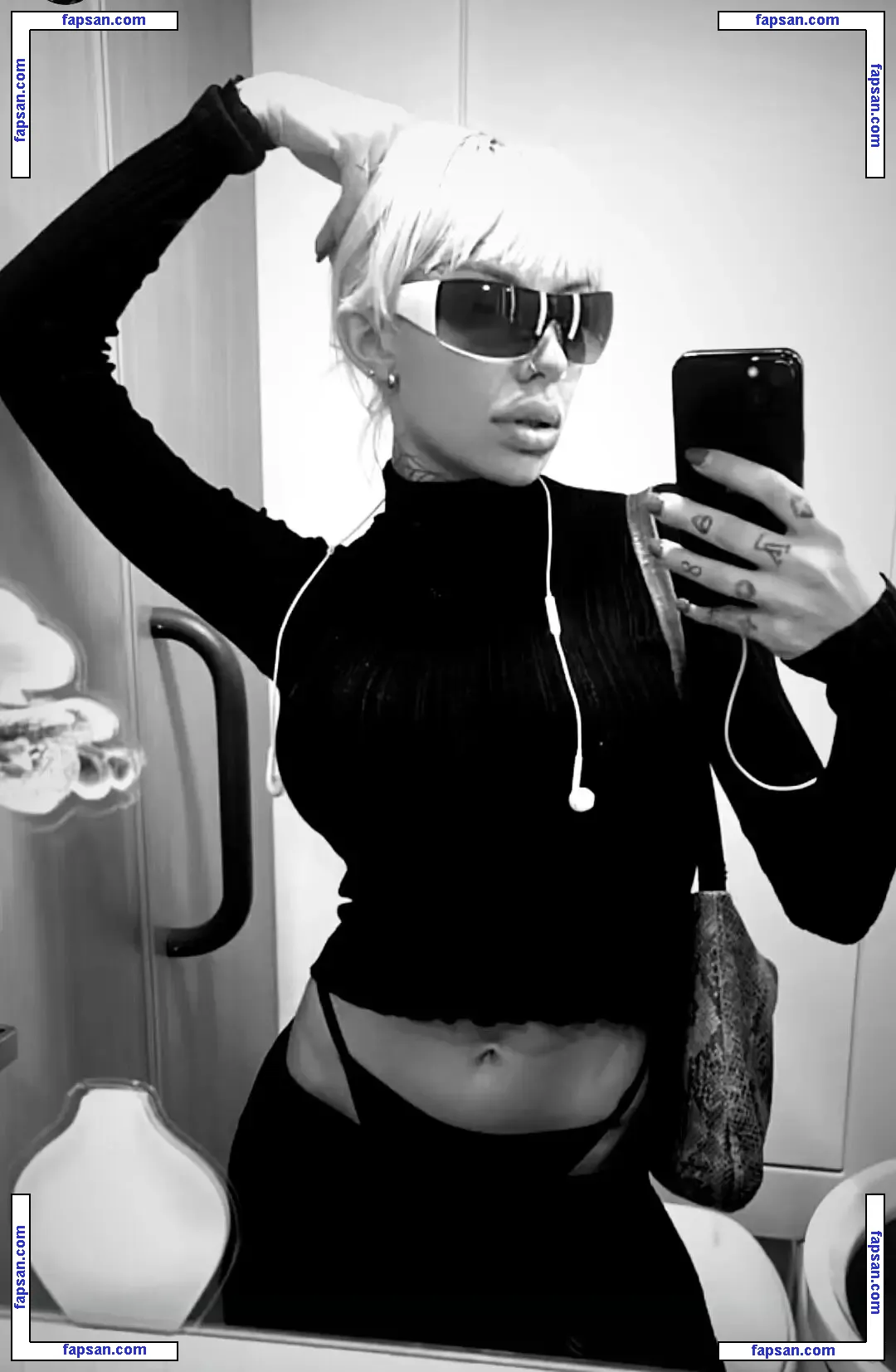 Toni Trips nude photo #0008 from OnlyFans