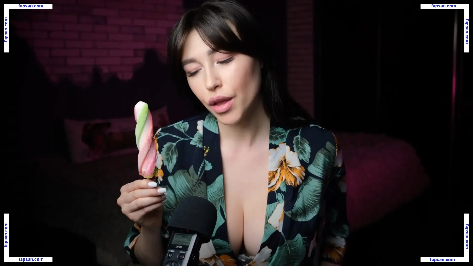 Top Baby ASMR голая фото #0008 с Онлифанс