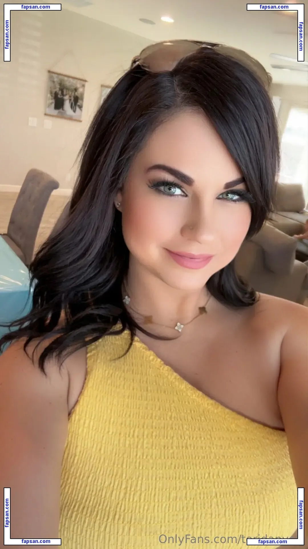 toridanyels nude photo #0061 from OnlyFans