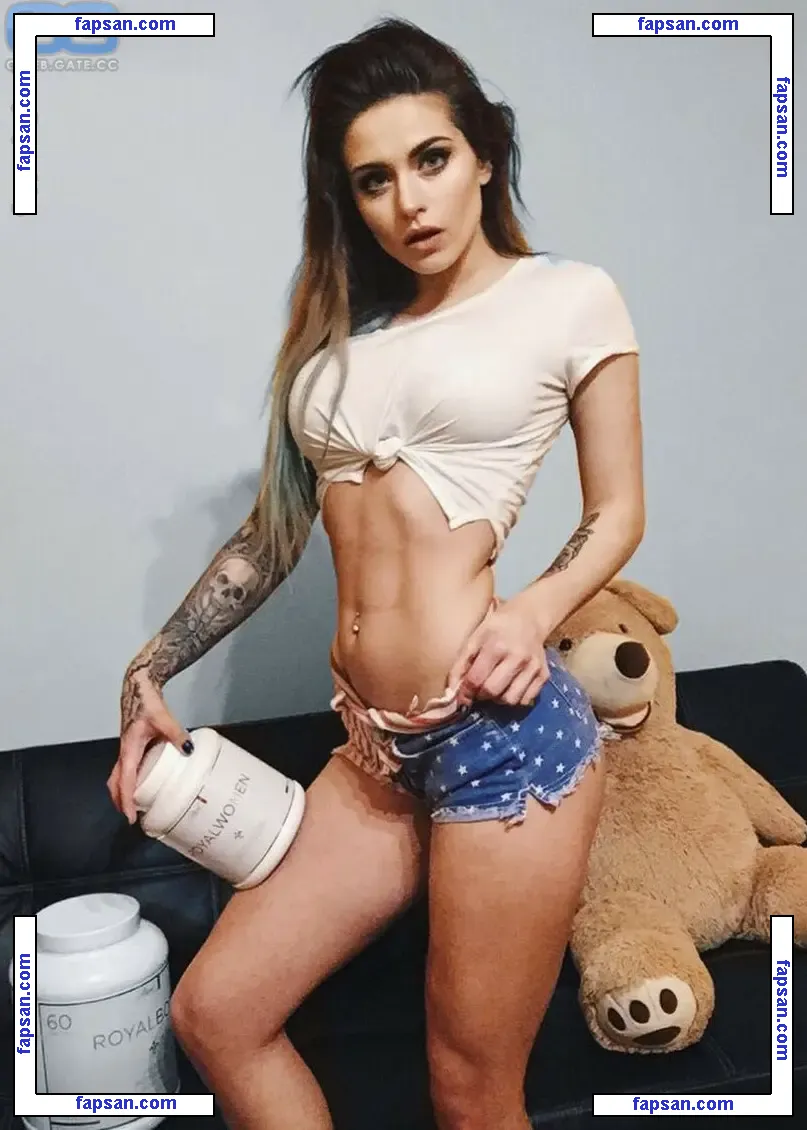 ToriVikk nude photo #0011 from OnlyFans