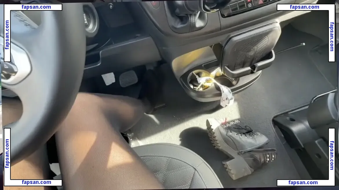 Tory Delury nude photo #0003 from OnlyFans