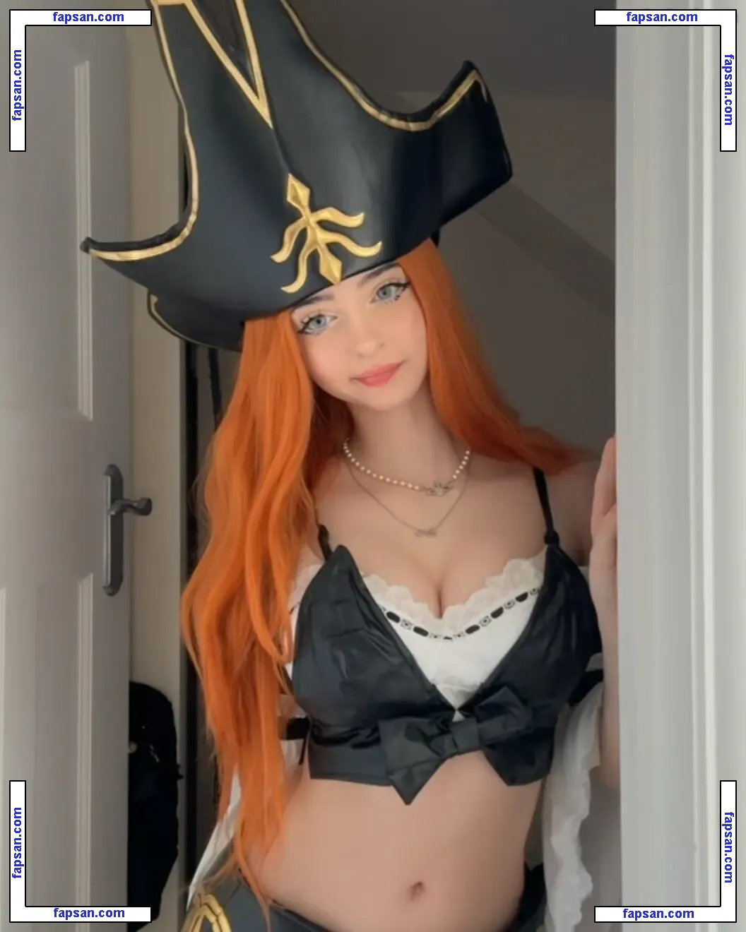 Toxic Tenshi nude photo #0050 from OnlyFans