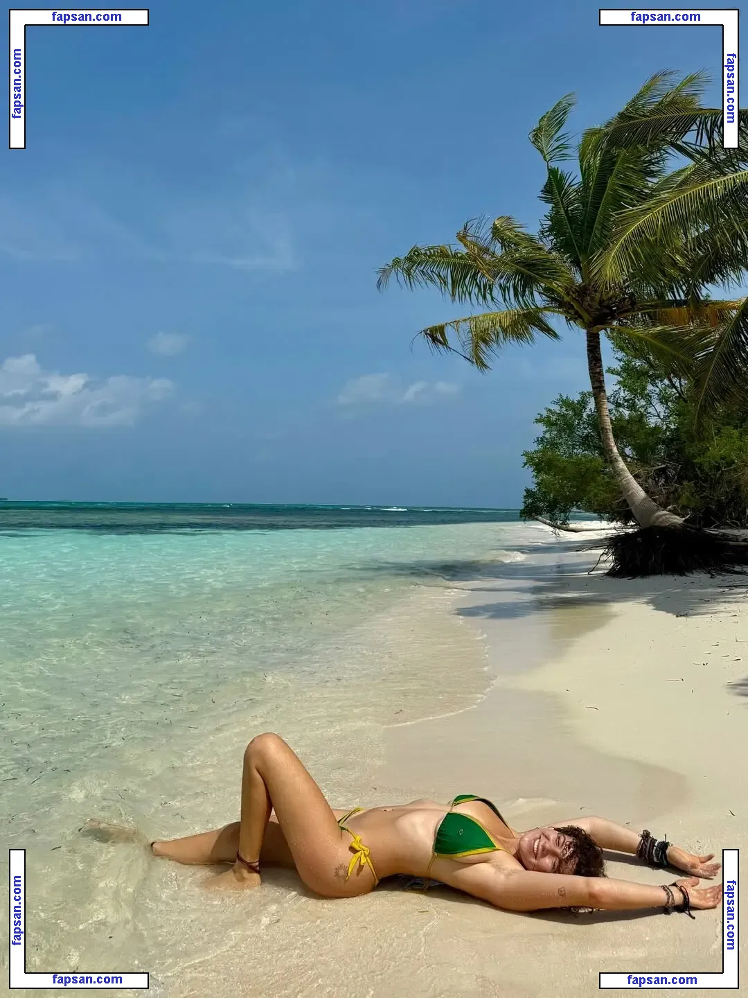 Travelingwithtals голая фото #0010 с Онлифанс