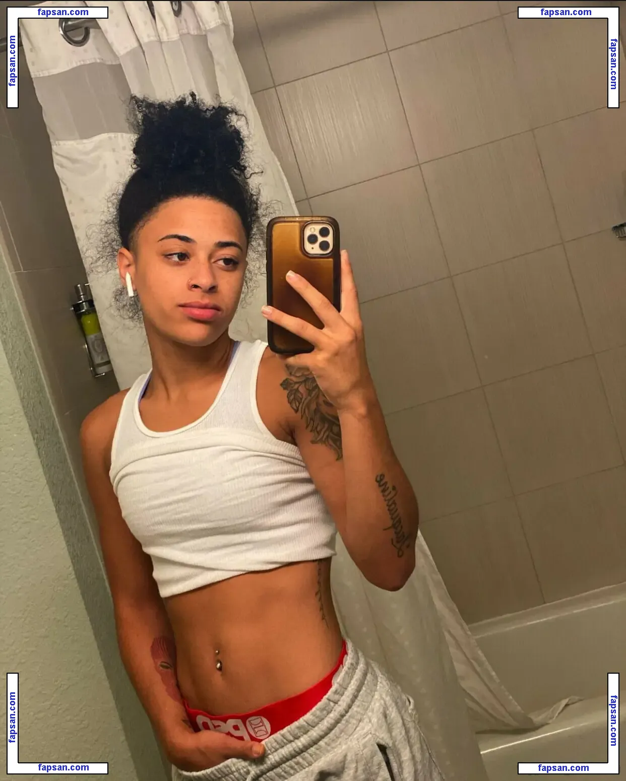 Treasure Osiria nude photo #0004 from OnlyFans