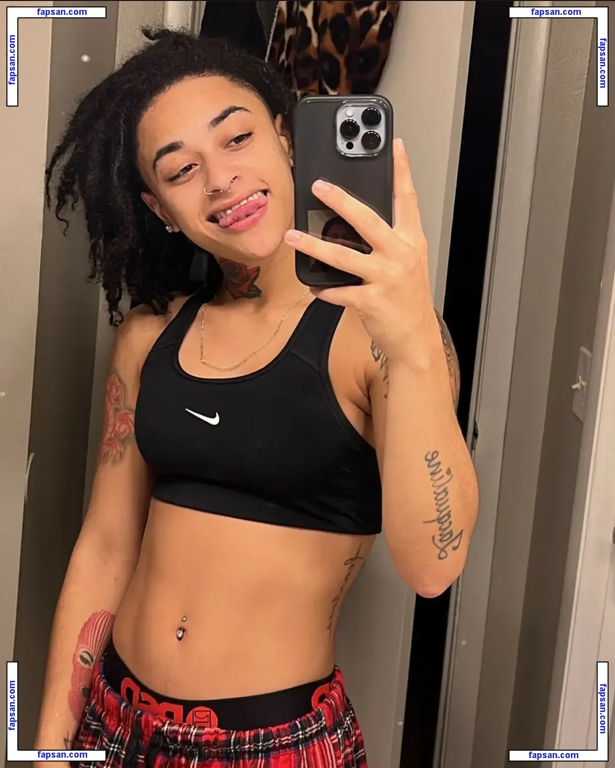 Treasure Osiria nude photo #0006 from OnlyFans