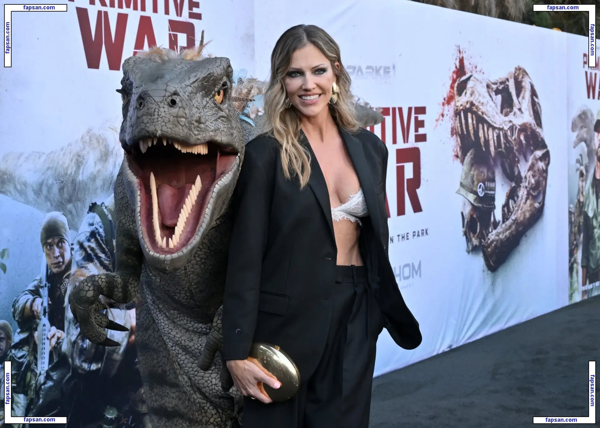 Tricia Helfer голая фото #0387 с Онлифанс