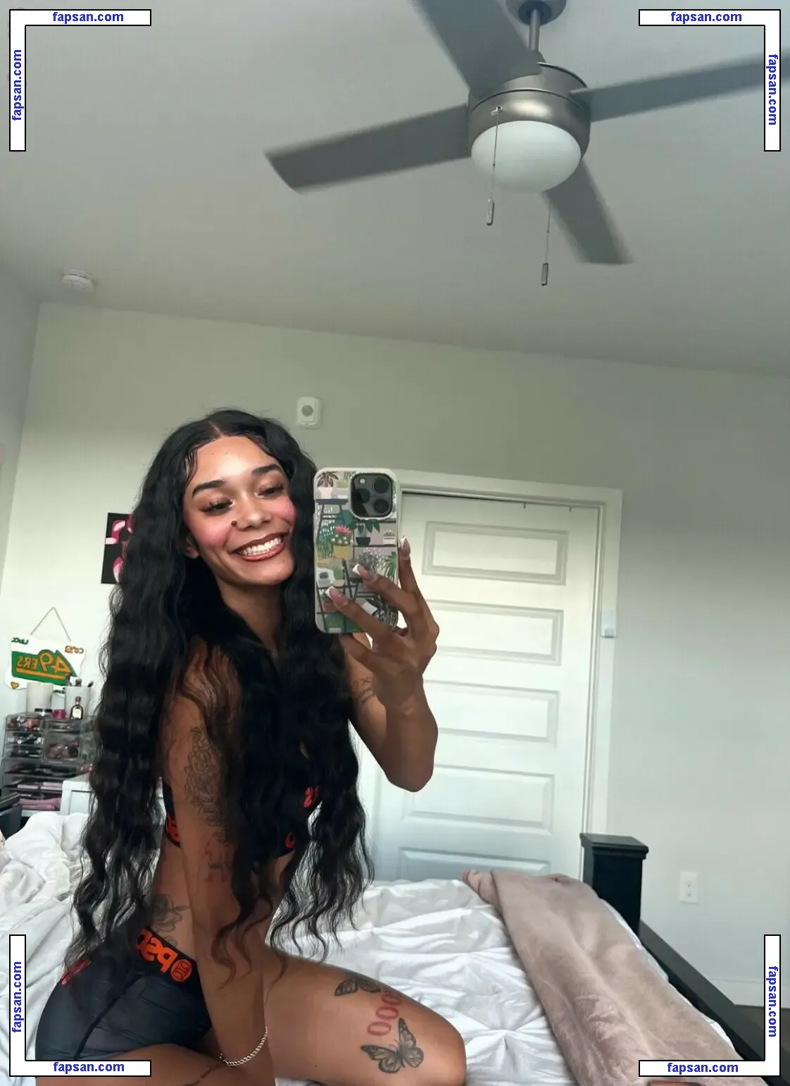 Tropicalkurls nude photo #0001 from OnlyFans