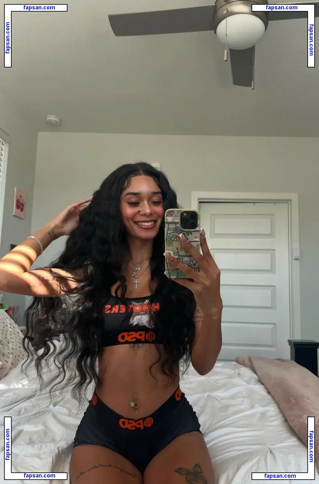 Tropicalkurls nude photo #0004 from OnlyFans