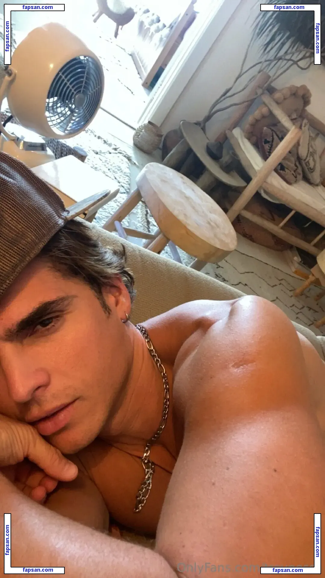 troypesss nude photo #0028 from OnlyFans