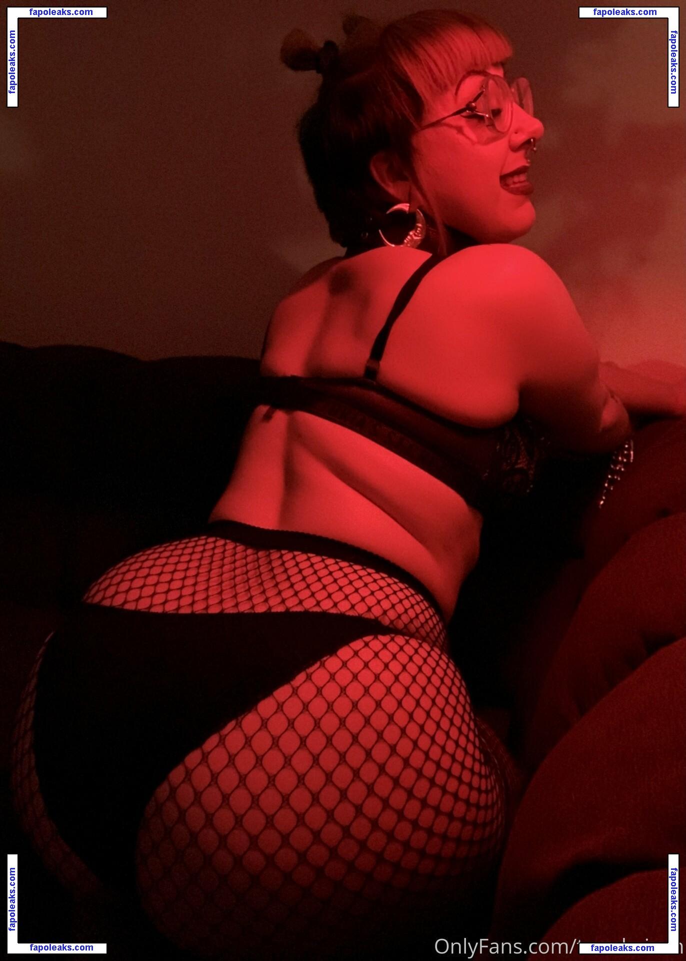 trrashvixen / netflixvinesxx nude photo #0024 from OnlyFans