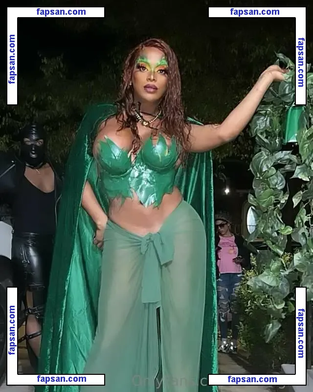 Ts Gisel Ferrari nude photo #0003 from OnlyFans