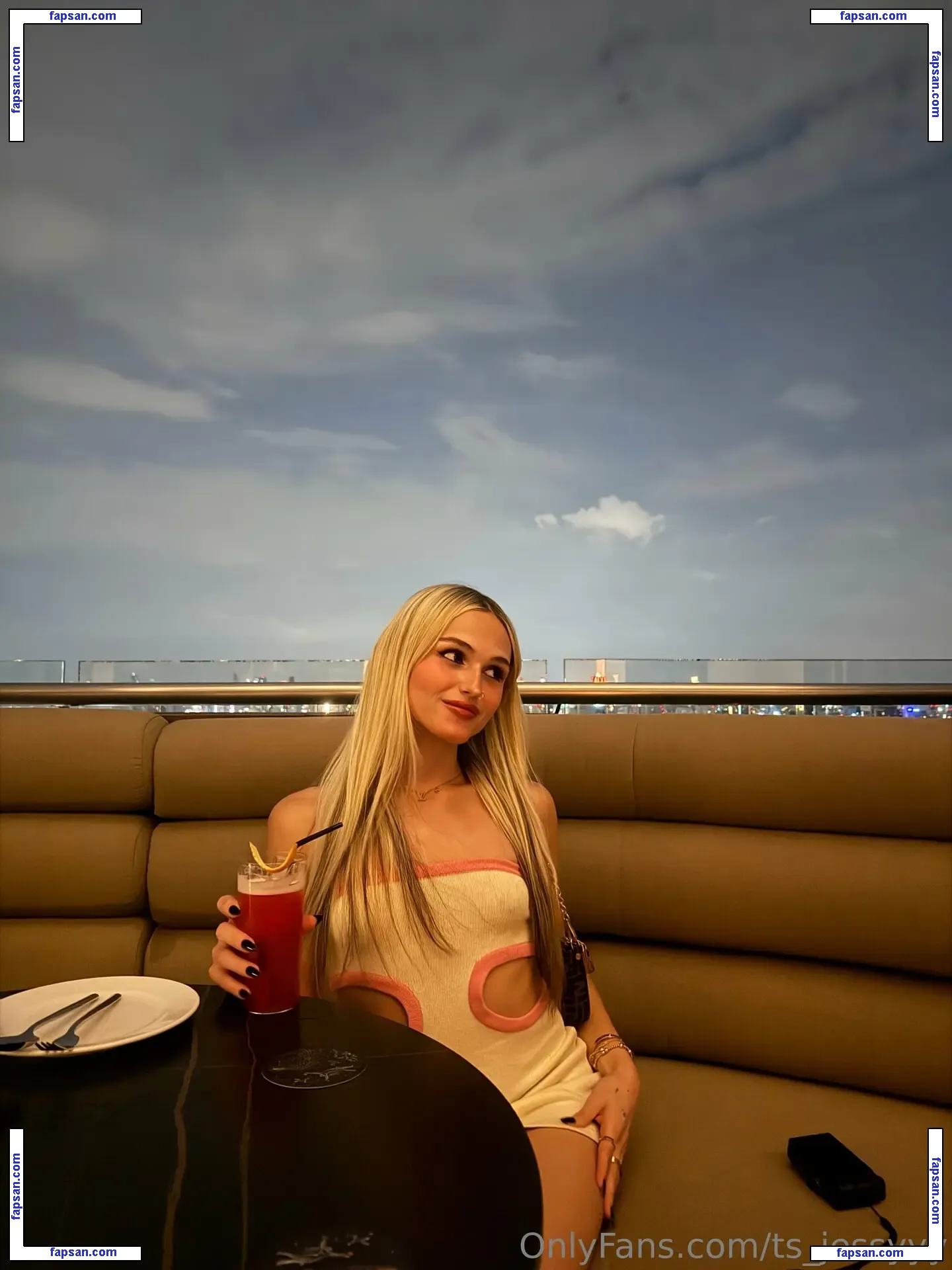 ts_jessyyy голая фото #0010 с Онлифанс