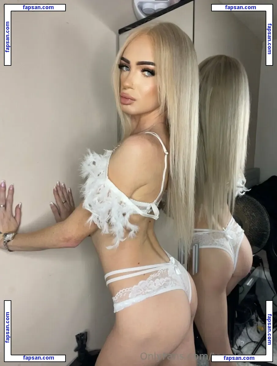 tsgirlshantel nude photo #0025 from OnlyFans