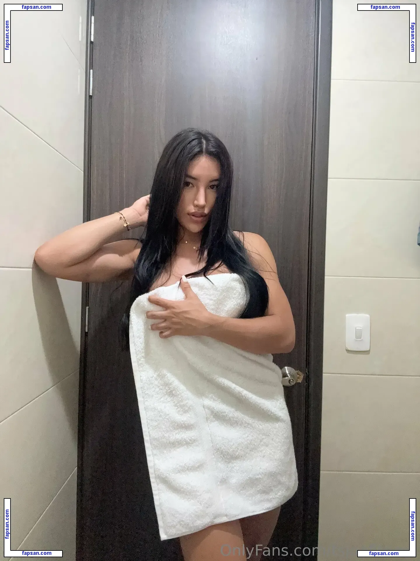 Tsjoafitness nude photo #0009 from OnlyFans