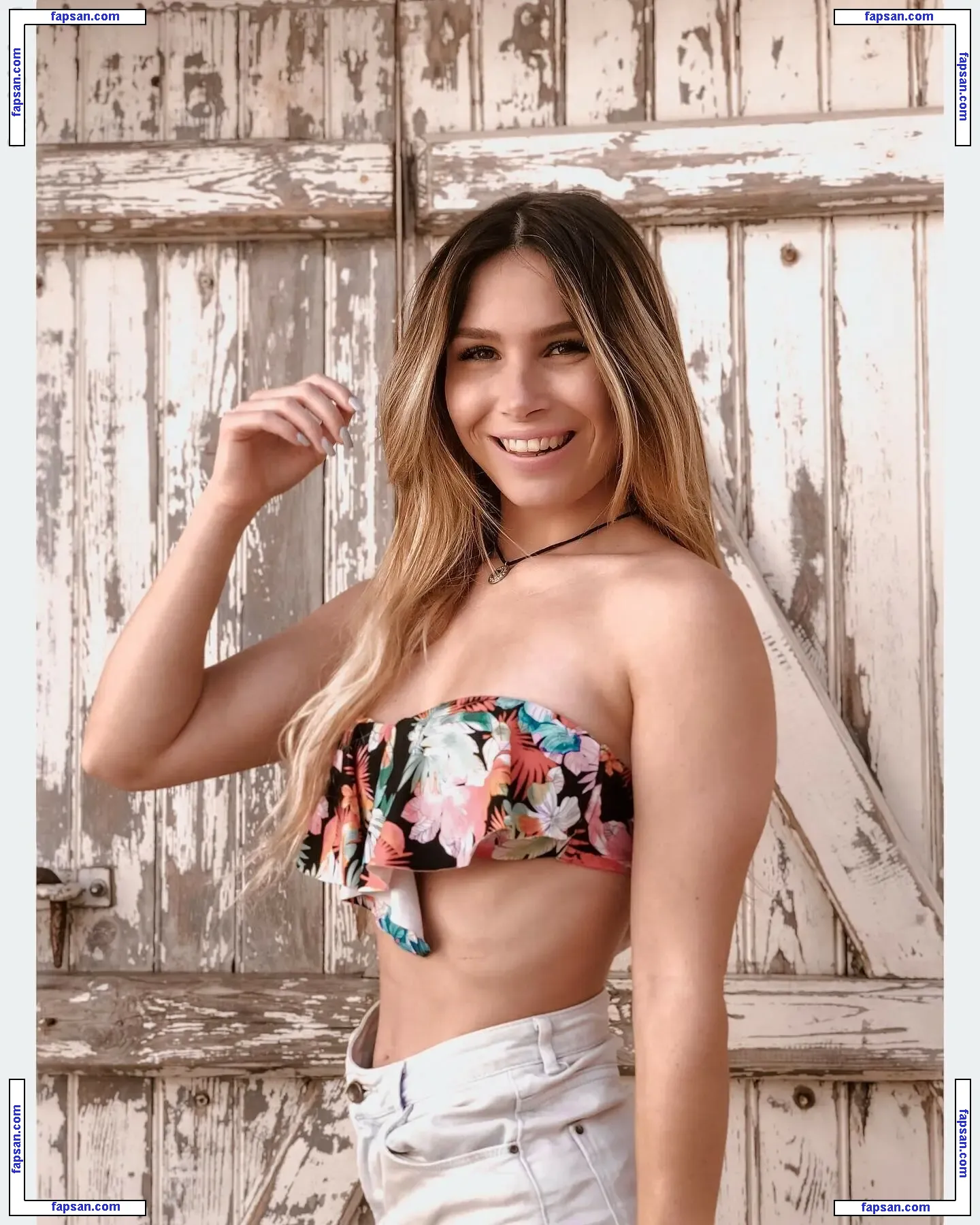 Tslanaxoxo nude photo #0009 from OnlyFans