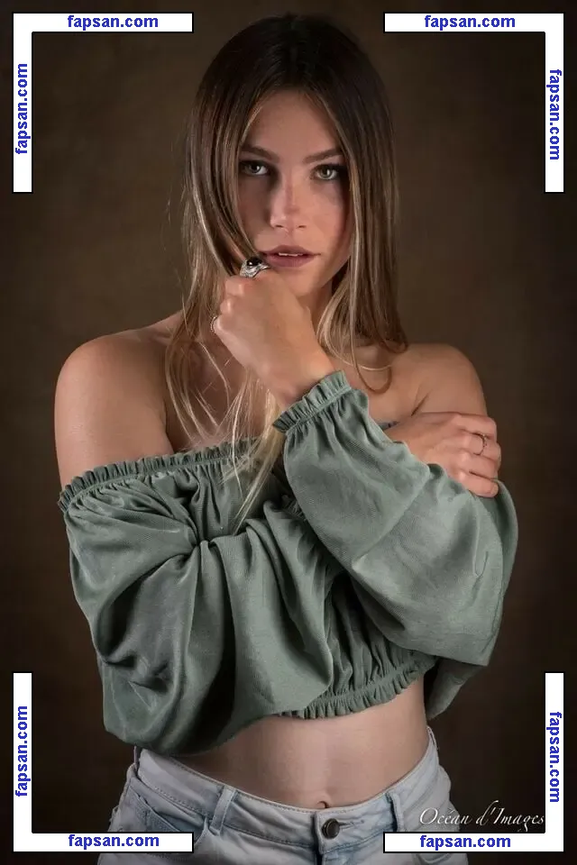 Tslanaxoxo nude photo #0021 from OnlyFans