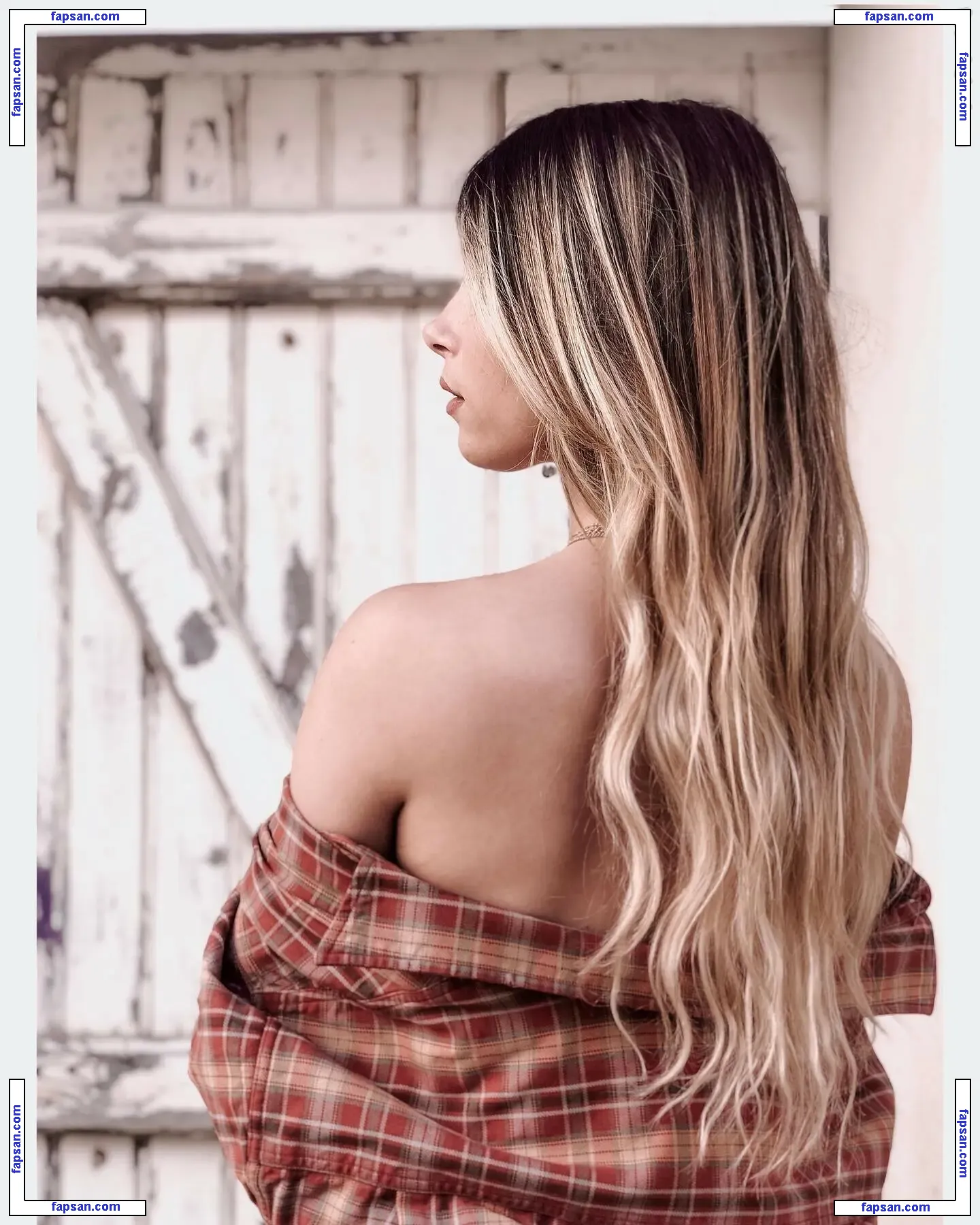 Tslanaxoxo nude photo #0029 from OnlyFans